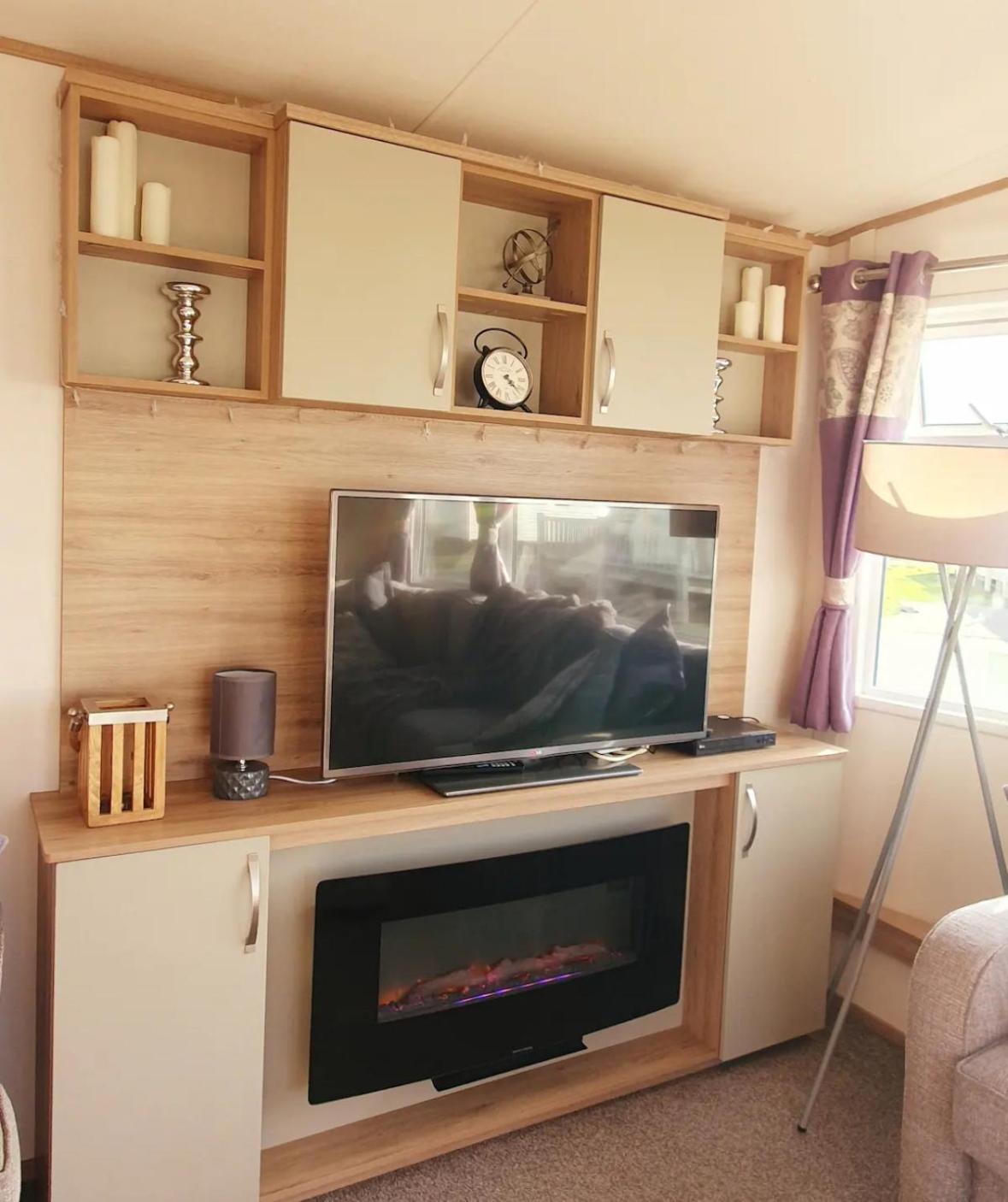 15 Kestrel Close Hot Tub Retreat แททเทอร์ชอล ภายนอก รูปภาพ